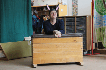 zwei Hasen im Theaterstück