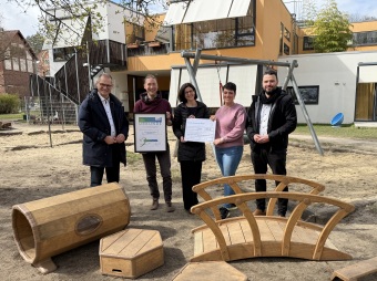 Vier Personen: Mitglieder des Fördervereins und Kita-Leitung 